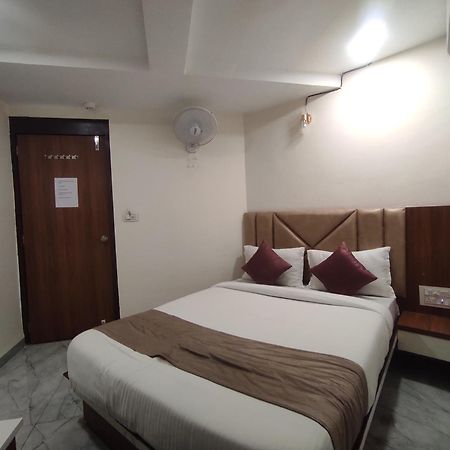 Hotel Earth Inn, Subhash Bridge, Rto Circle, Ahmedabad Eksteriør billede