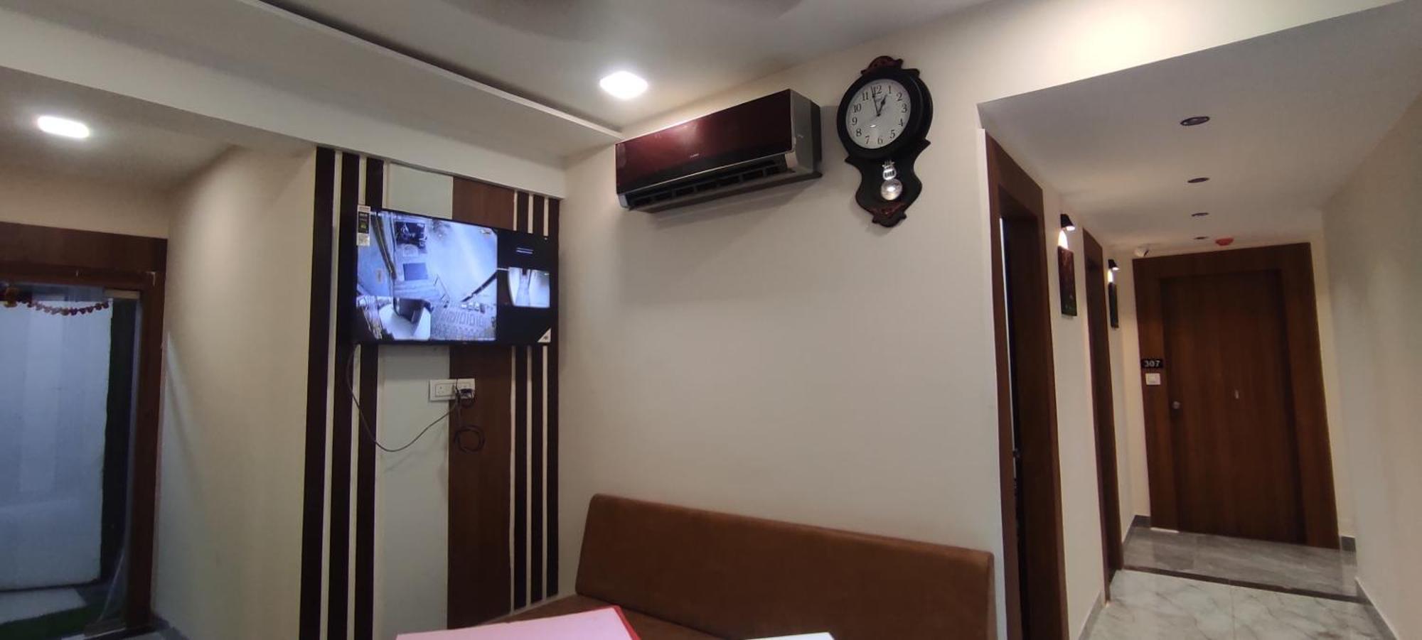 Hotel Earth Inn, Subhash Bridge, Rto Circle, Ahmedabad Eksteriør billede