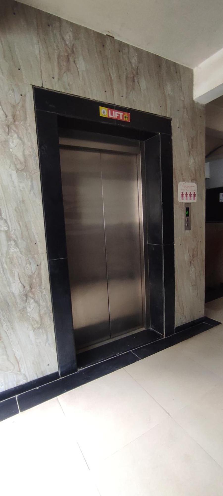 Hotel Earth Inn, Subhash Bridge, Rto Circle, Ahmedabad Eksteriør billede