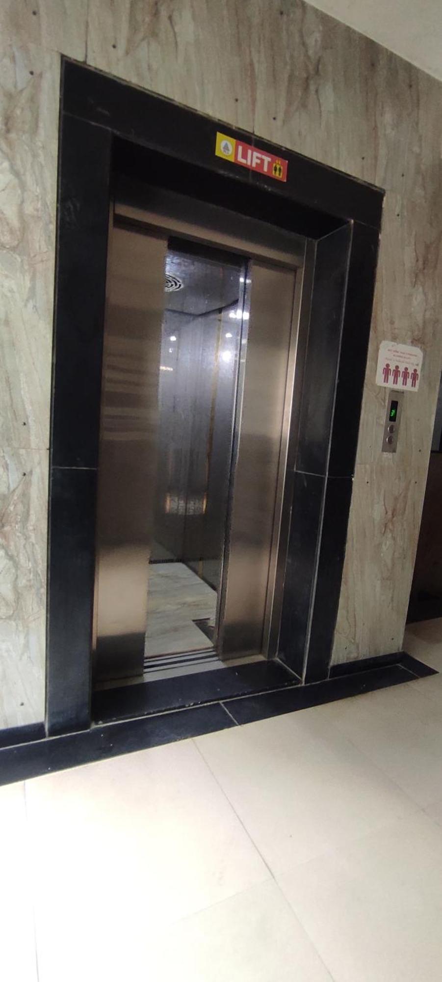 Hotel Earth Inn, Subhash Bridge, Rto Circle, Ahmedabad Eksteriør billede
