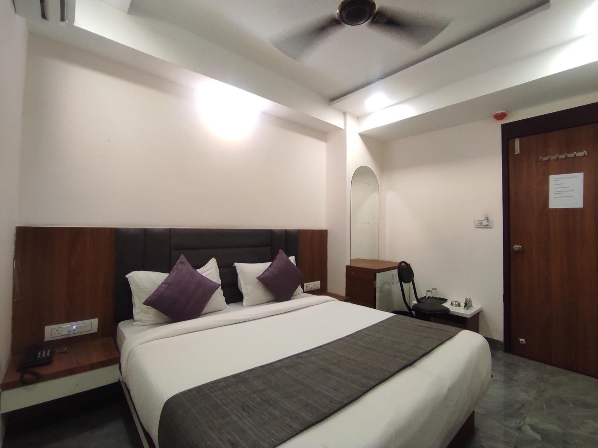 Hotel Earth Inn, Subhash Bridge, Rto Circle, Ahmedabad Eksteriør billede
