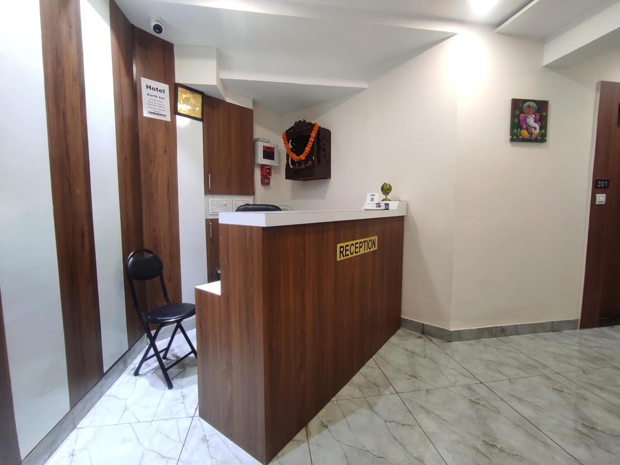 Hotel Earth Inn, Subhash Bridge, Rto Circle, Ahmedabad Eksteriør billede