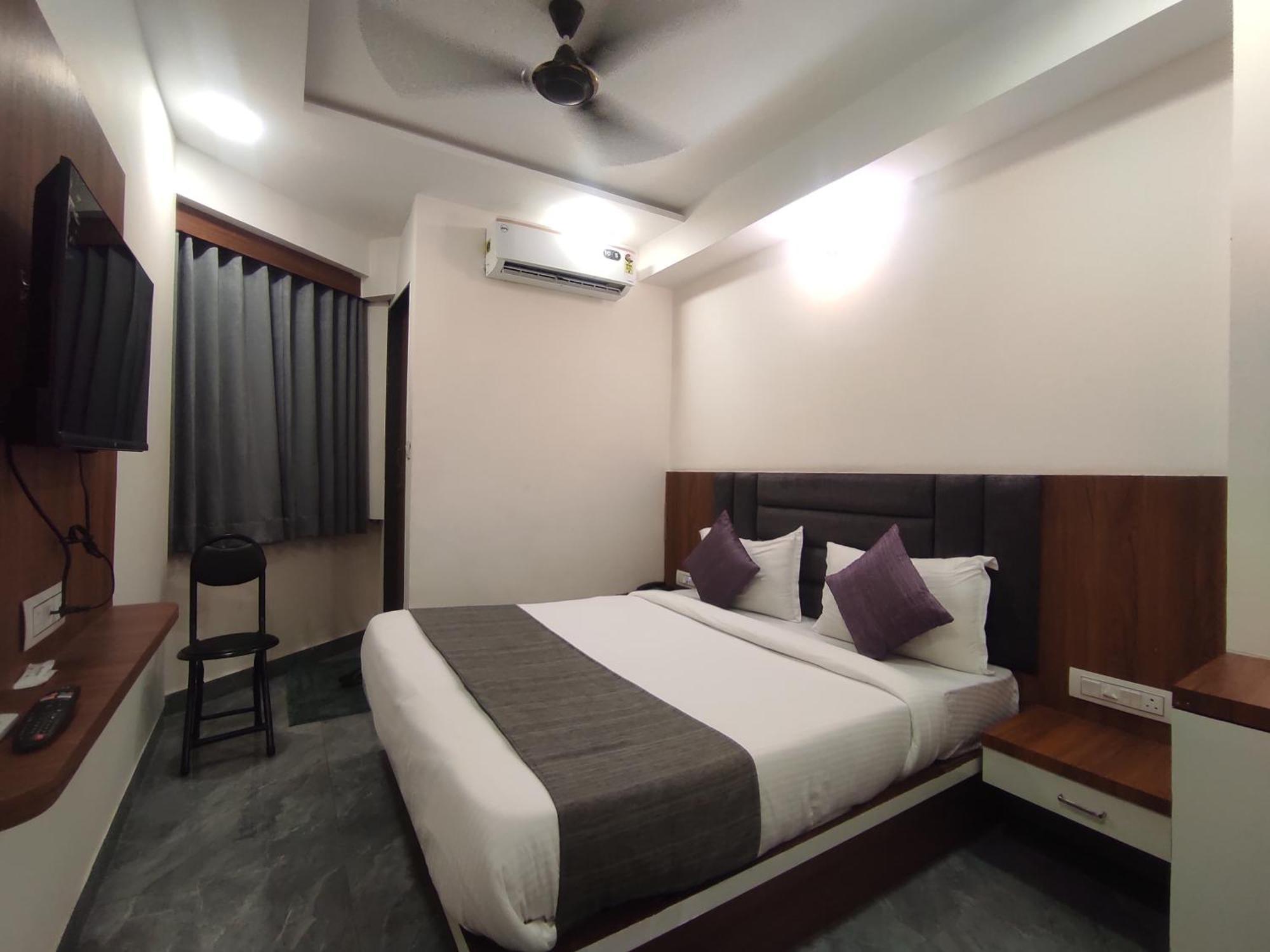 Hotel Earth Inn, Subhash Bridge, Rto Circle, Ahmedabad Eksteriør billede