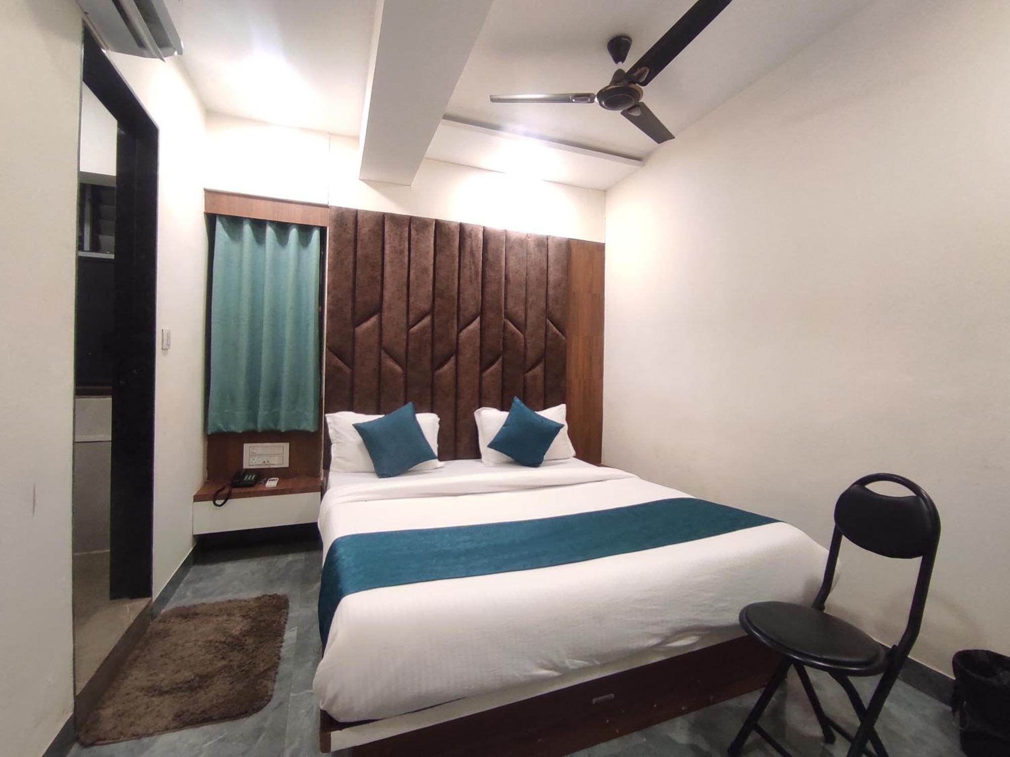 Hotel Earth Inn, Subhash Bridge, Rto Circle, Ahmedabad Eksteriør billede