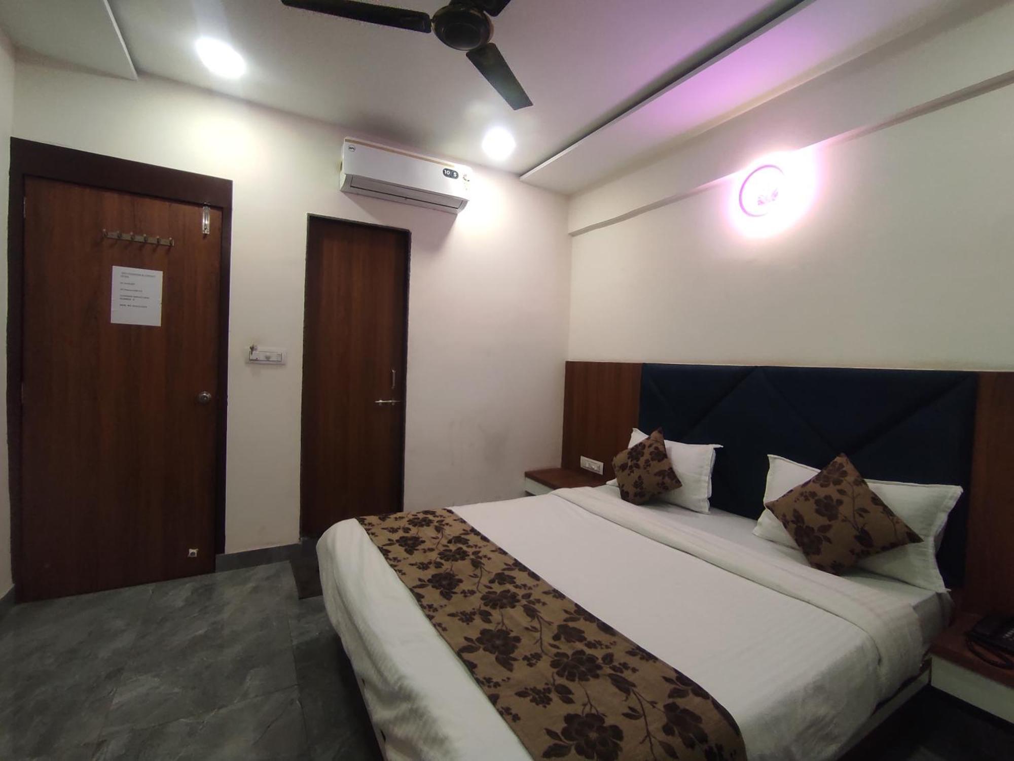 Hotel Earth Inn, Subhash Bridge, Rto Circle, Ahmedabad Eksteriør billede