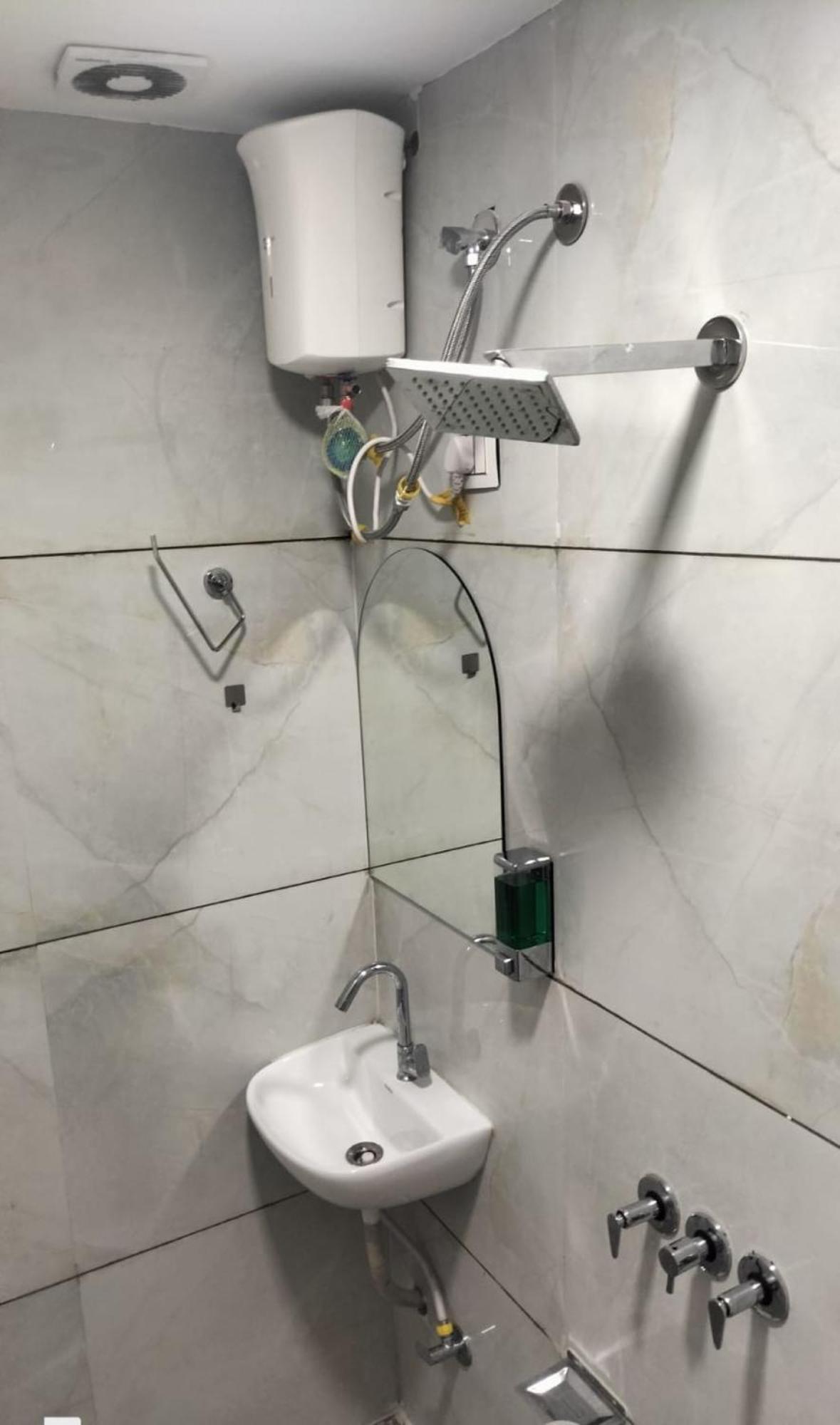 Hotel Earth Inn, Subhash Bridge, Rto Circle, Ahmedabad Eksteriør billede